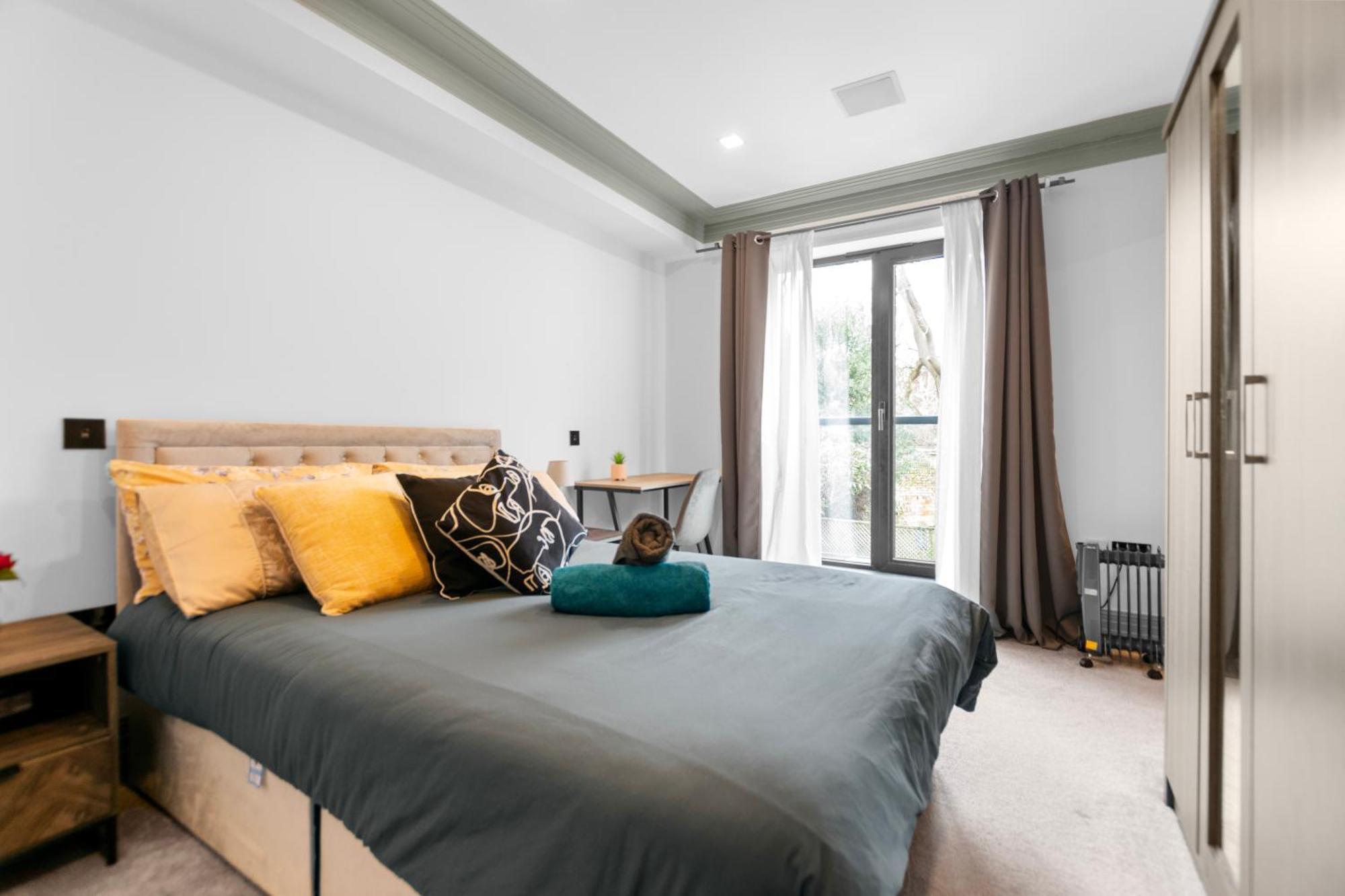 4bedroom, 3bath Retreat With Extra Toilet & Private Garden Oasis Londra