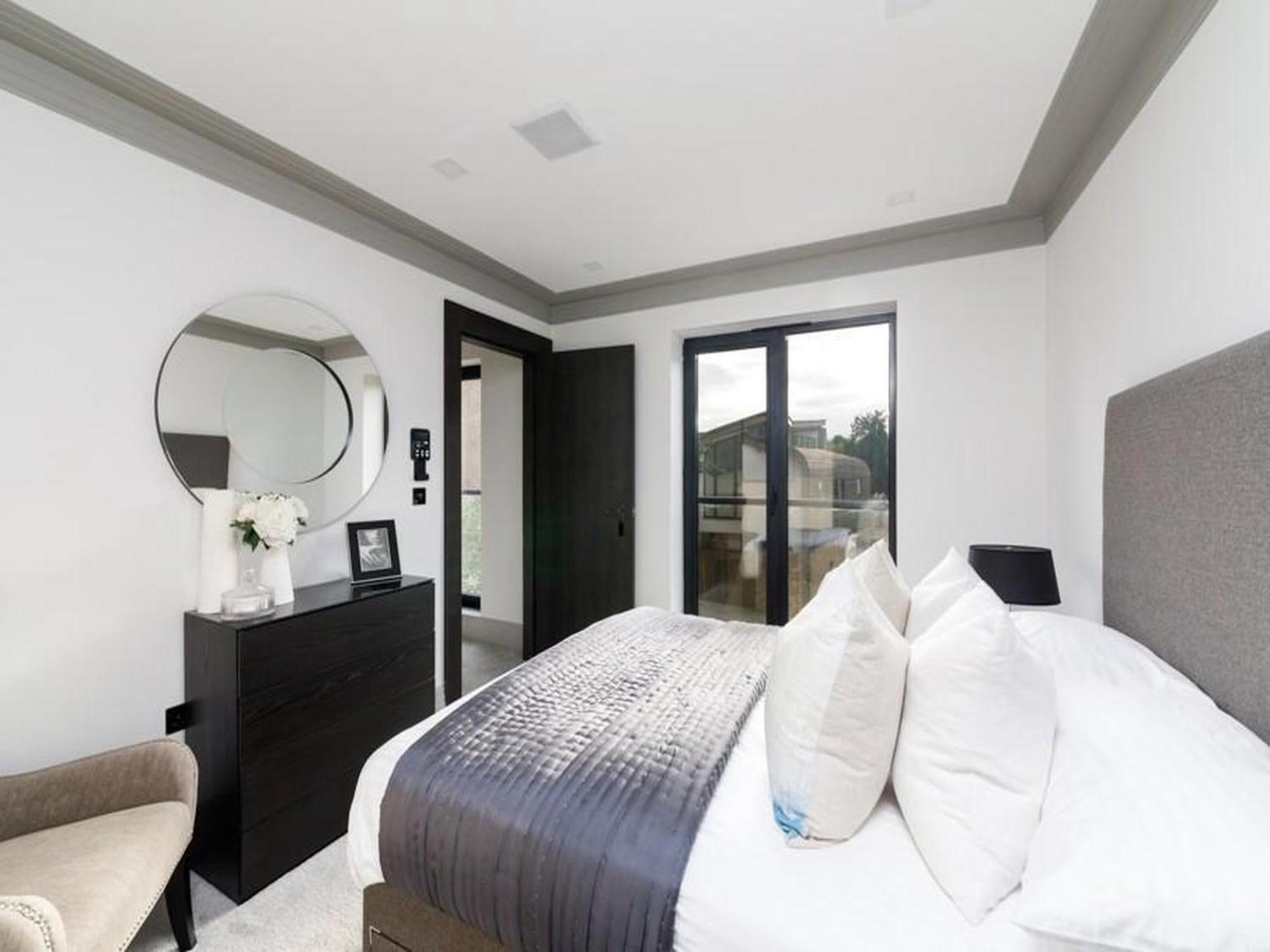 4bedroom, 3bath Retreat With Extra Toilet & Private Garden Oasis Appartamento *